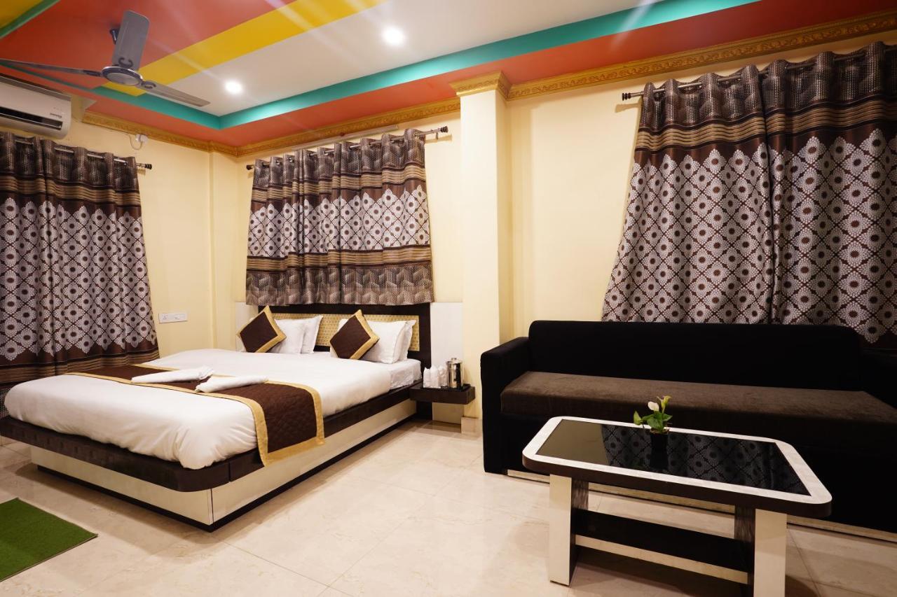 Tirupati Lodge Njp Siliguri Exterior foto