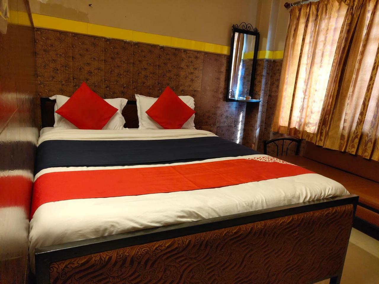 Tirupati Lodge Njp Siliguri Exterior foto