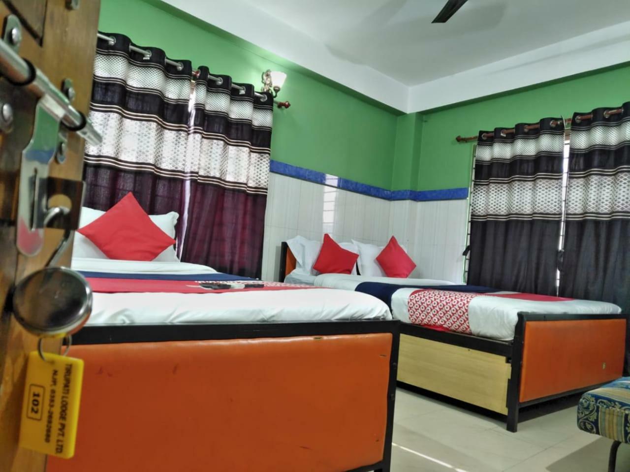 Tirupati Lodge Njp Siliguri Exterior foto