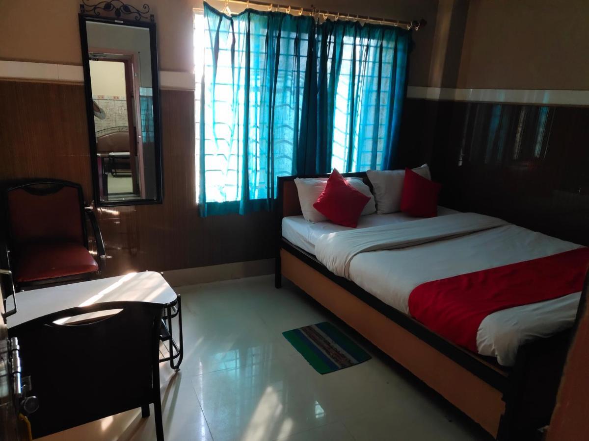 Tirupati Lodge Njp Siliguri Exterior foto