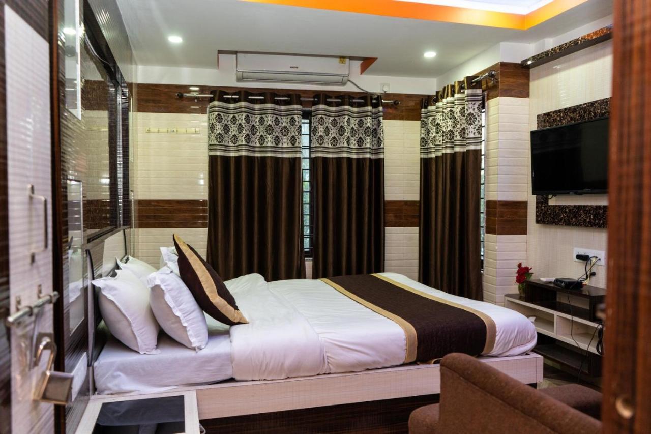 Tirupati Lodge Njp Siliguri Exterior foto